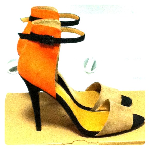 Zara Basic Sandal...