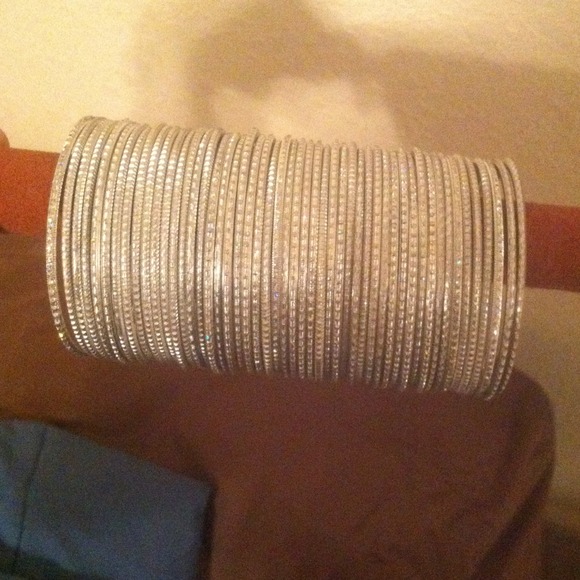 Silver bangles..(25 piece.)