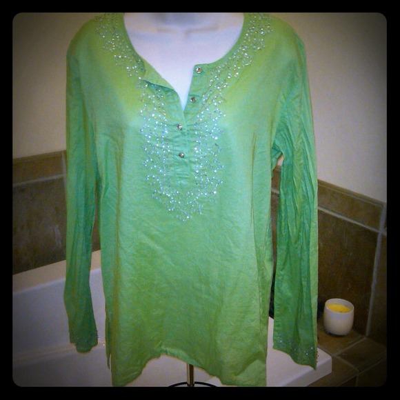 SOLD @ali80 Old Navy beaded tissue tunic.