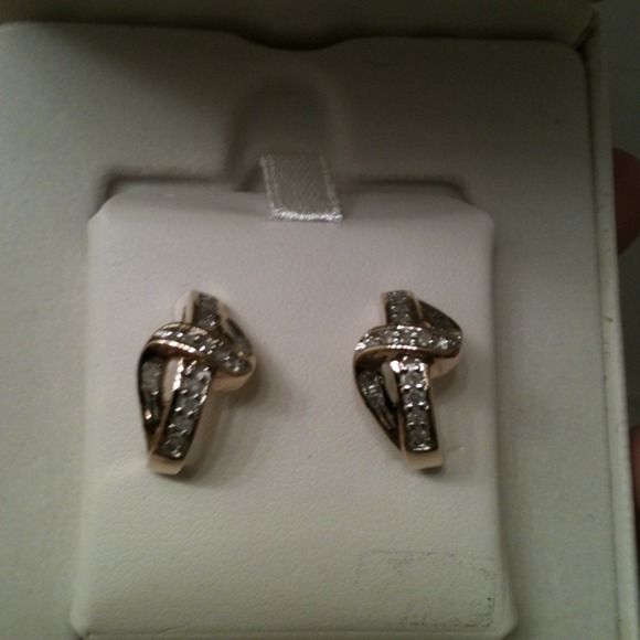 ** hold** Auth zales jewelry