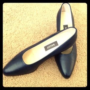 Bally Shoes - Bally rosebud size 7 made in Italy Bally Shoes - Bally rosebud size 7 made in Italy