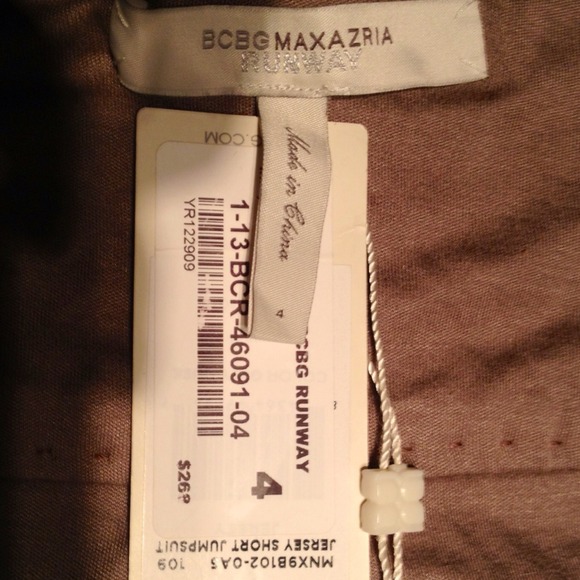 ✨HOST PICK 9/20✨RUNWAY COLLECT BCBGMAXAZRIA ROMPER - Picture 2 of 4