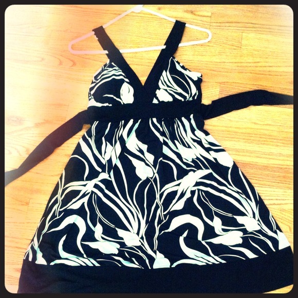 Brand New w/ Tag✨Black & White