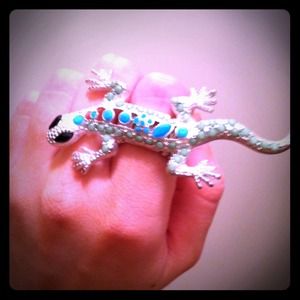 Adjustable lizard ring