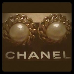 CHANEL Jewelry - Authentic vintage Chanel clip on earrings CHANEL Jewelry - Authentic vintage Chanel clip on earrings