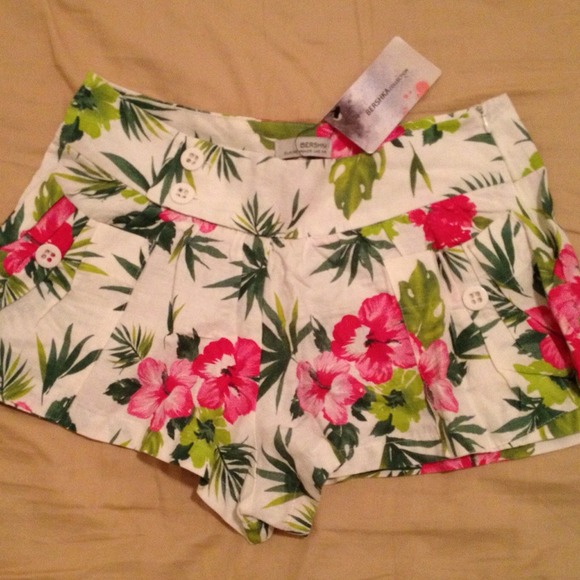 Flowery shorts