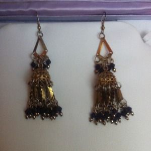 Reserved for @aggie2 earring and purse