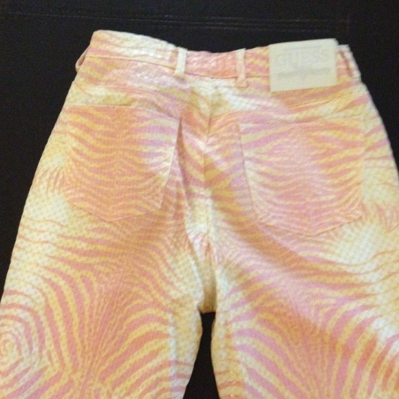 Guess Pant !!! - Picture 2 of 4