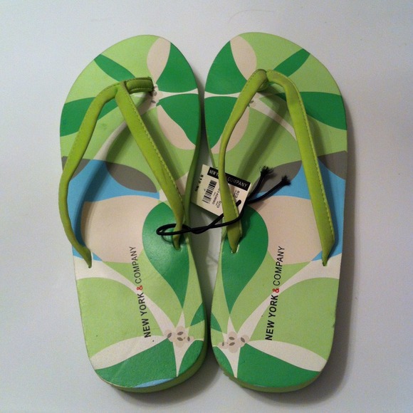 Brand New w/ Tag✨Spring Flip Flops - Picture 2 of 3