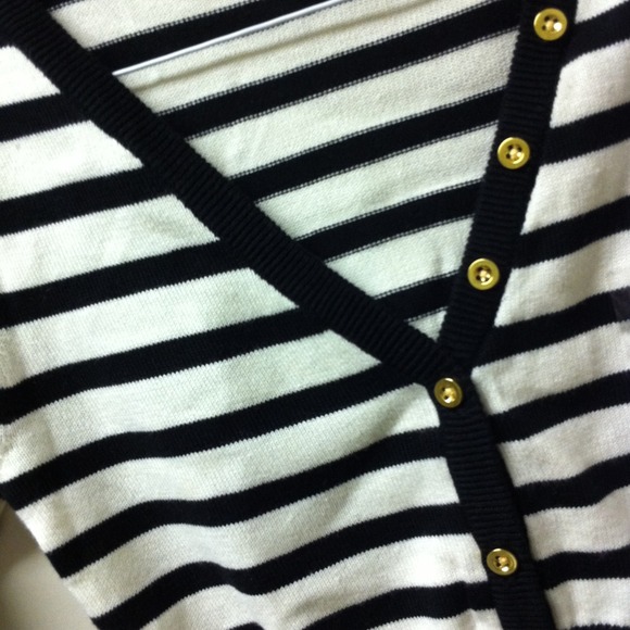 Brand New w/ Tag✨Gold BuTTons✨ - Picture 2 of 4