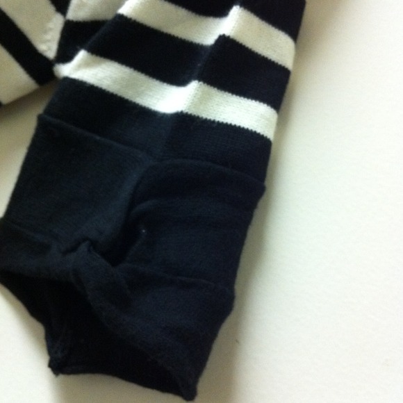 Brand New w/ Tag✨Gold BuTTons✨ - Picture 4 of 4