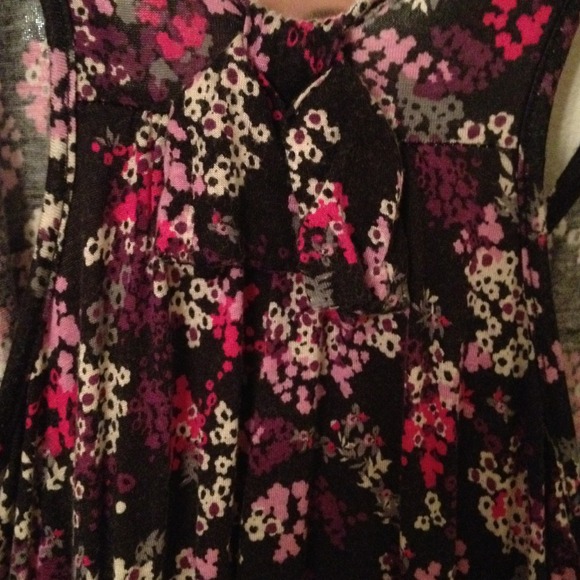 Floral Tank! - Picture 2 of 2