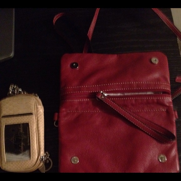 Red clutch..... New - Picture 2 of 3