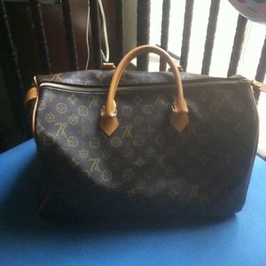 Hand bag Louis Vuitton knock out..