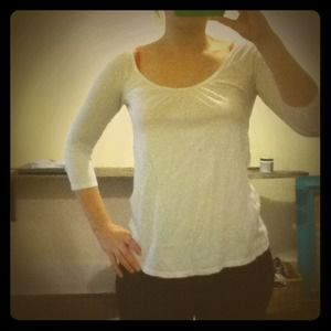 3/4 flowey white top