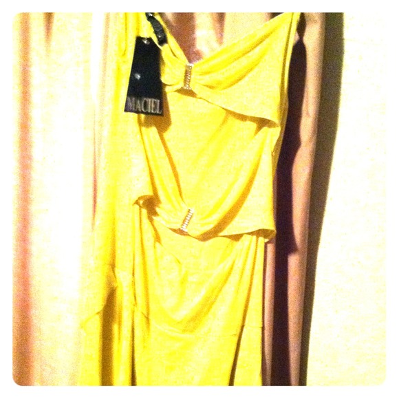 Trendy yellow slant dress