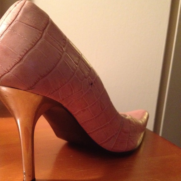 Shoes - Picture 2 of 4