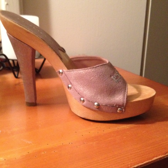 Shoes....... - Picture 3 of 3