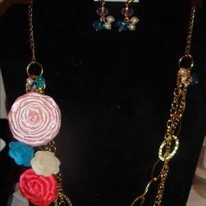 Ring around the rosy necklace set