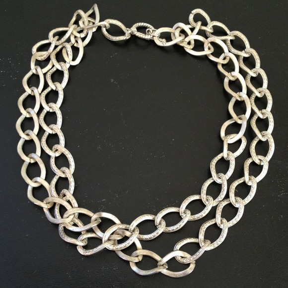 ✋ RESERVED @avenue_64✋Statement Chain necklace
