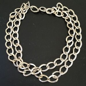 ✋ RESERVED @avenue_64✋Statement Chain necklace