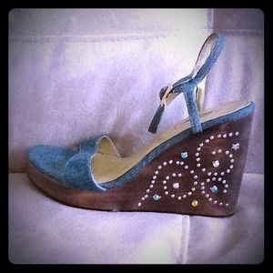 Sweet Seventeen Wedge