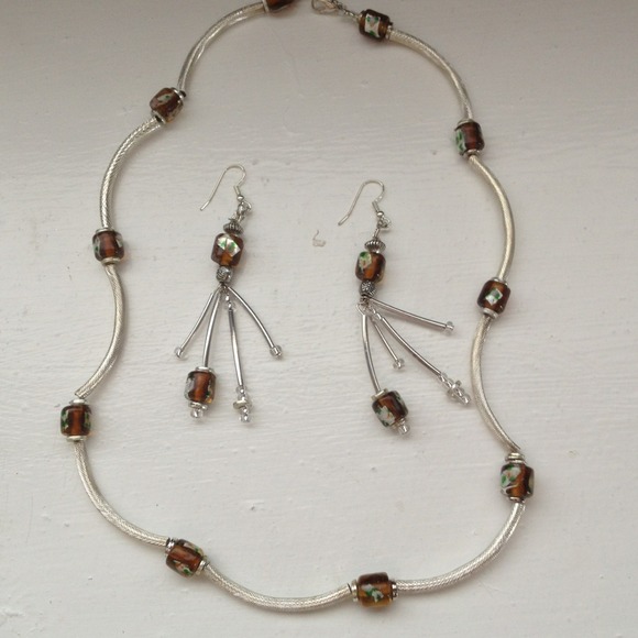 Necklace/ Earrings