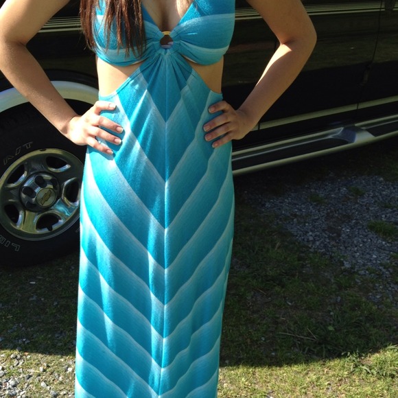 Sexy Bebe maxi dress !! Very cute great for summer