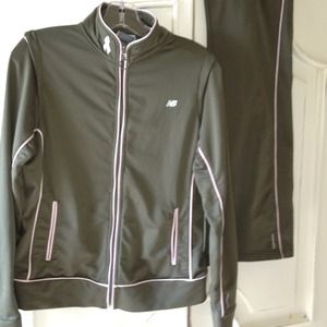 ✨RESERVED FOR MAGGIEB ✨New Balance workout suit