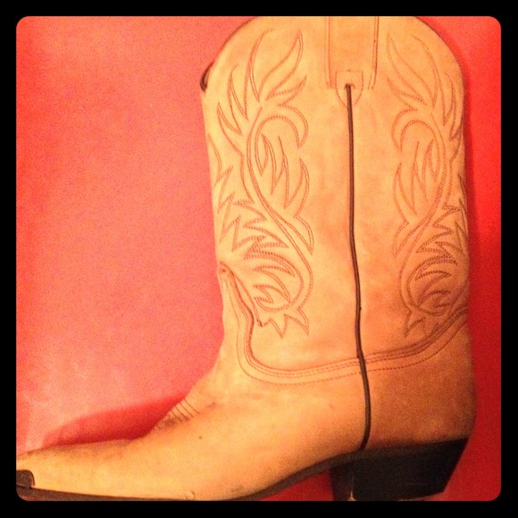 RESERVED for mndancer --Cowboy boots 2 pairs👢👢💋