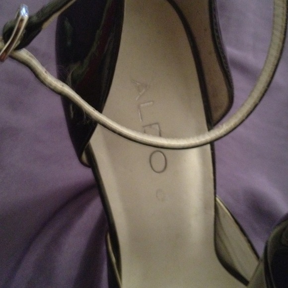 Shoes - Picture 2 of 2