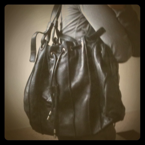 Authentic Kenneth Cole handbag REDUCED!