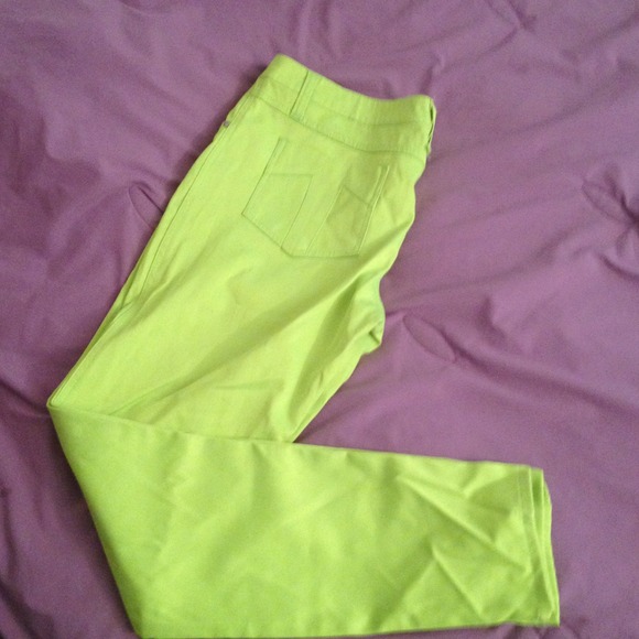 Shirt & pants bundle - Picture 2 of 4