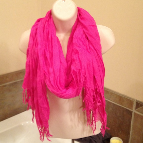 💢SOLD💢 @betsy4751 Hot pink scarf
