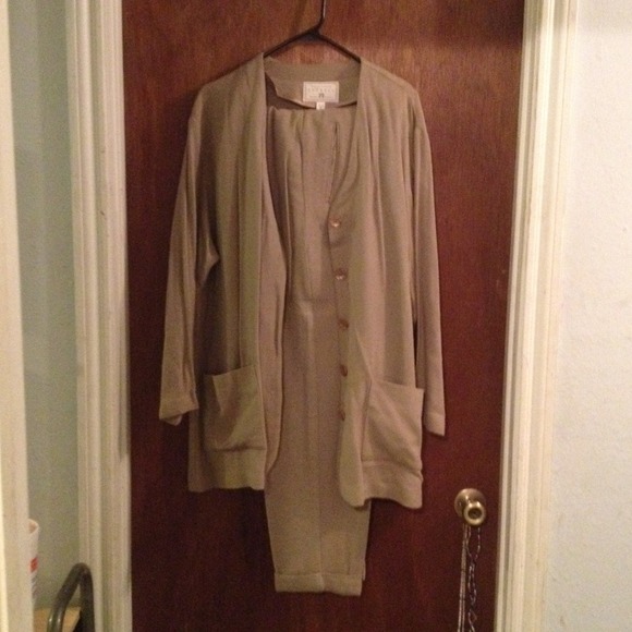 Career Pantsuit.    ❤❤REDUCED❤❤