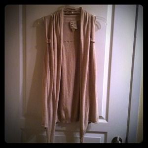 REDUCED Sleeveless open front vest