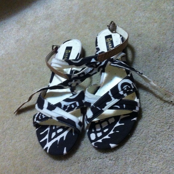 BNWOT - Animal print shoes. - Picture 2 of 3