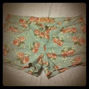 Other - Floral short shorts Other - Floral short shorts