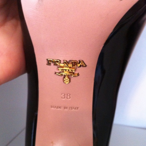 NEW PRADA.  Black Patent Peep Toe Pumps, Sz 38. - Picture 4 of 4