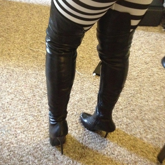 Leather boots ....New !!!! - Picture 2 of 3