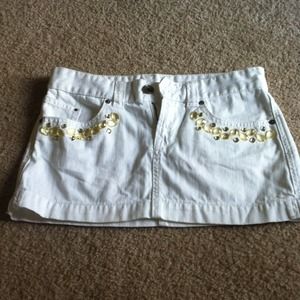 White denim skirt