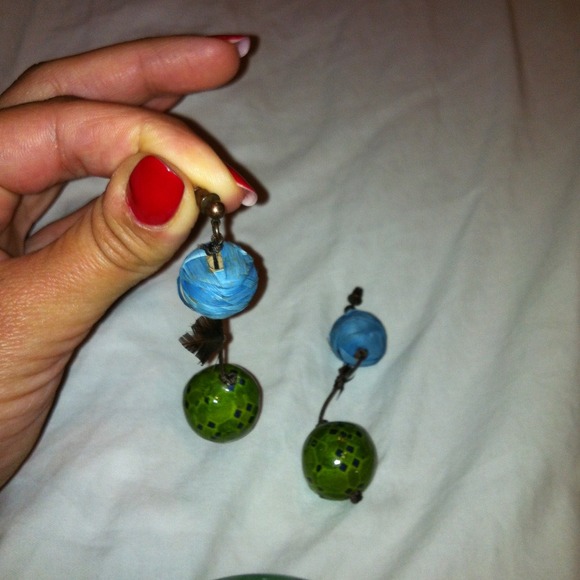 Bangles and earrings bundle - Picture 2 of 4