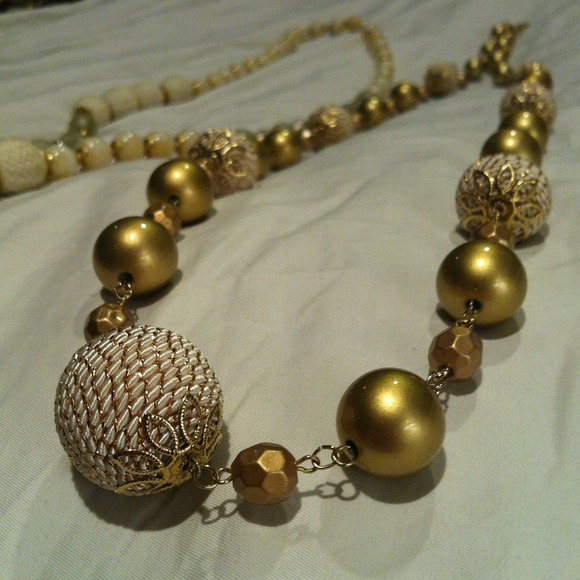 2 extra long beaded necklaces - Picture 3 of 4