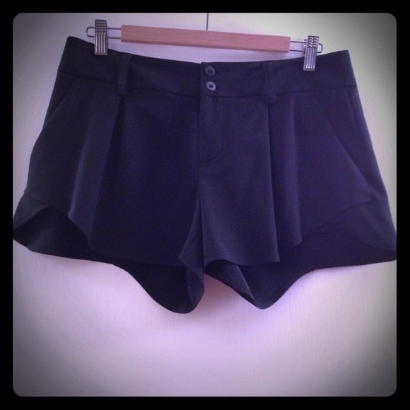 SOLD Alice+Olivia silk shorts