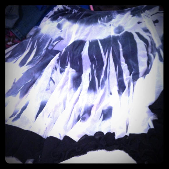 Moa Moa never worn skirt!!!
