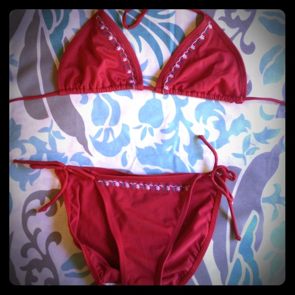❌SOLD❌ Red Triangle Top & Tie Bottom