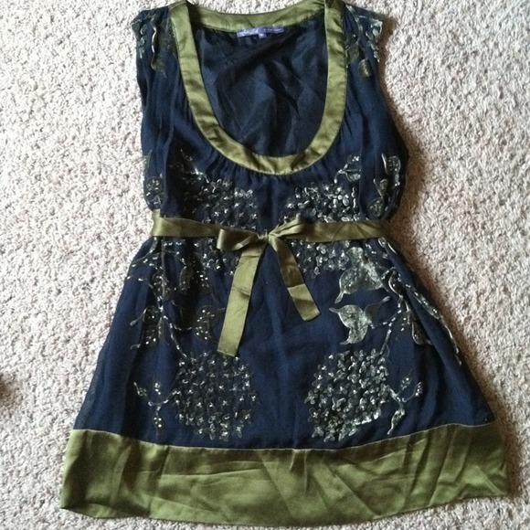 Bundle hale bob w fun print dress. Reserve calimom