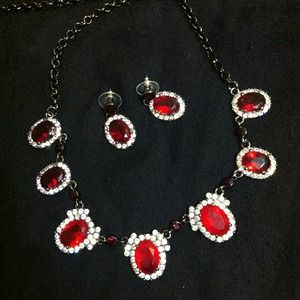 Red crystal necklace and earring set
