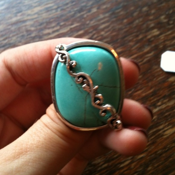 Stretchy blue ring size medium - Picture 3 of 3