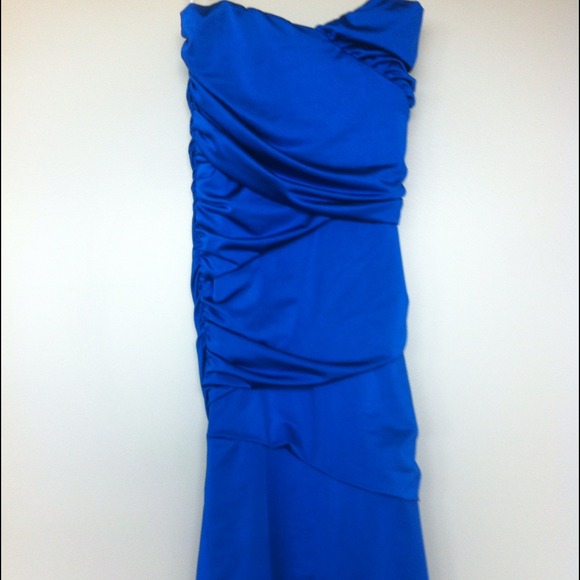 Sexy-Fitted-Ruched-Party-Dress! - Picture 3 of 4